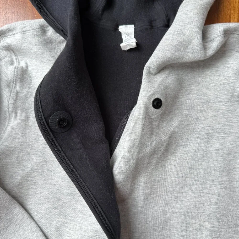 Like NEW Ivivva Sz 10 Reversible Gray / Black Jacket